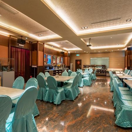 Yilan Fu Hsiang Hotel Bagian luar foto