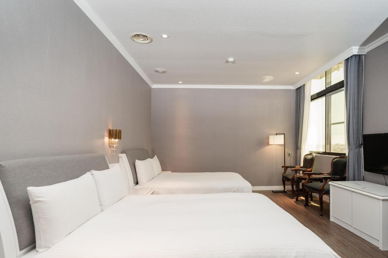 Yilan Fu Hsiang Hotel Bagian luar foto