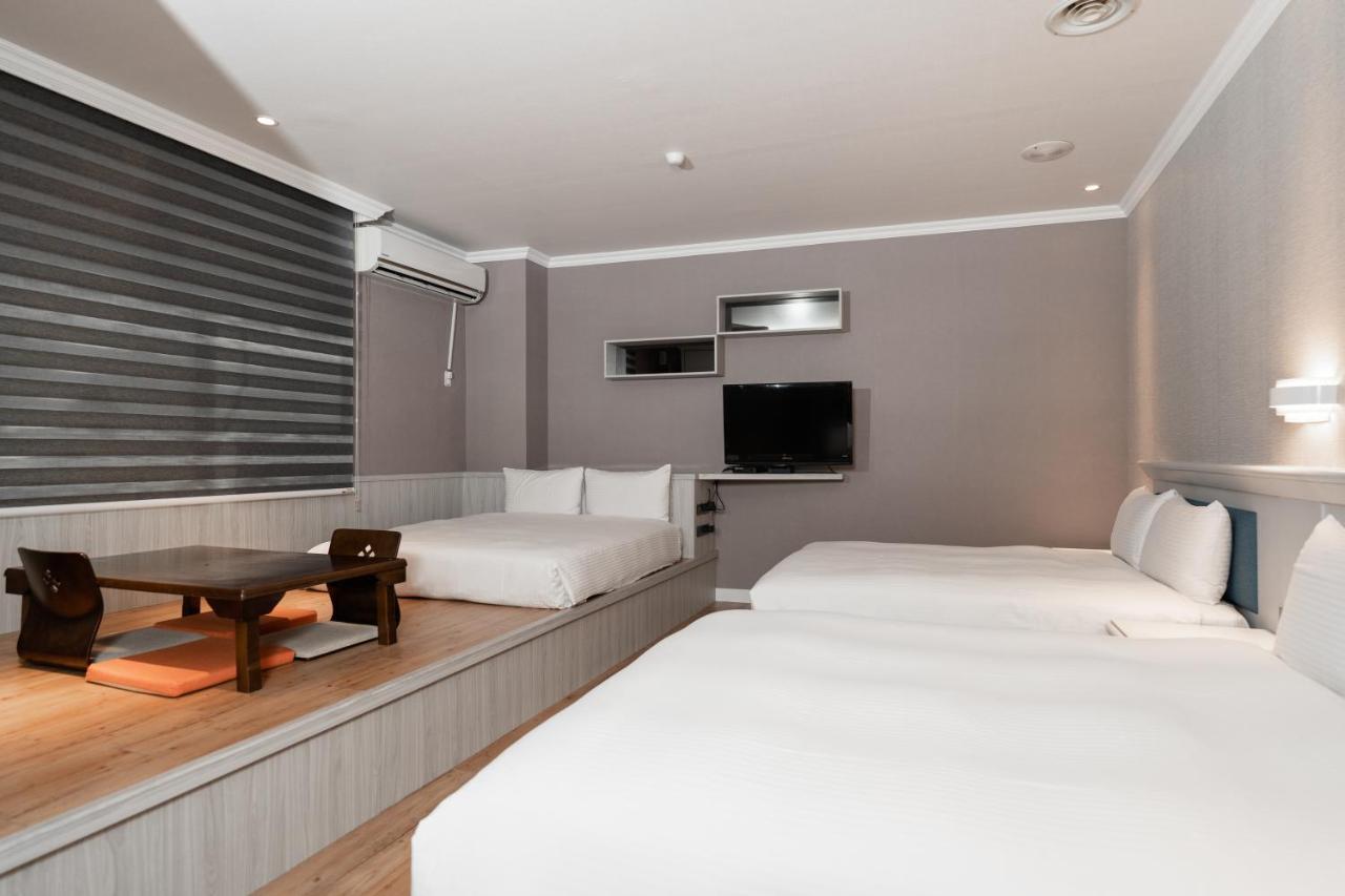 Yilan Fu Hsiang Hotel Bagian luar foto