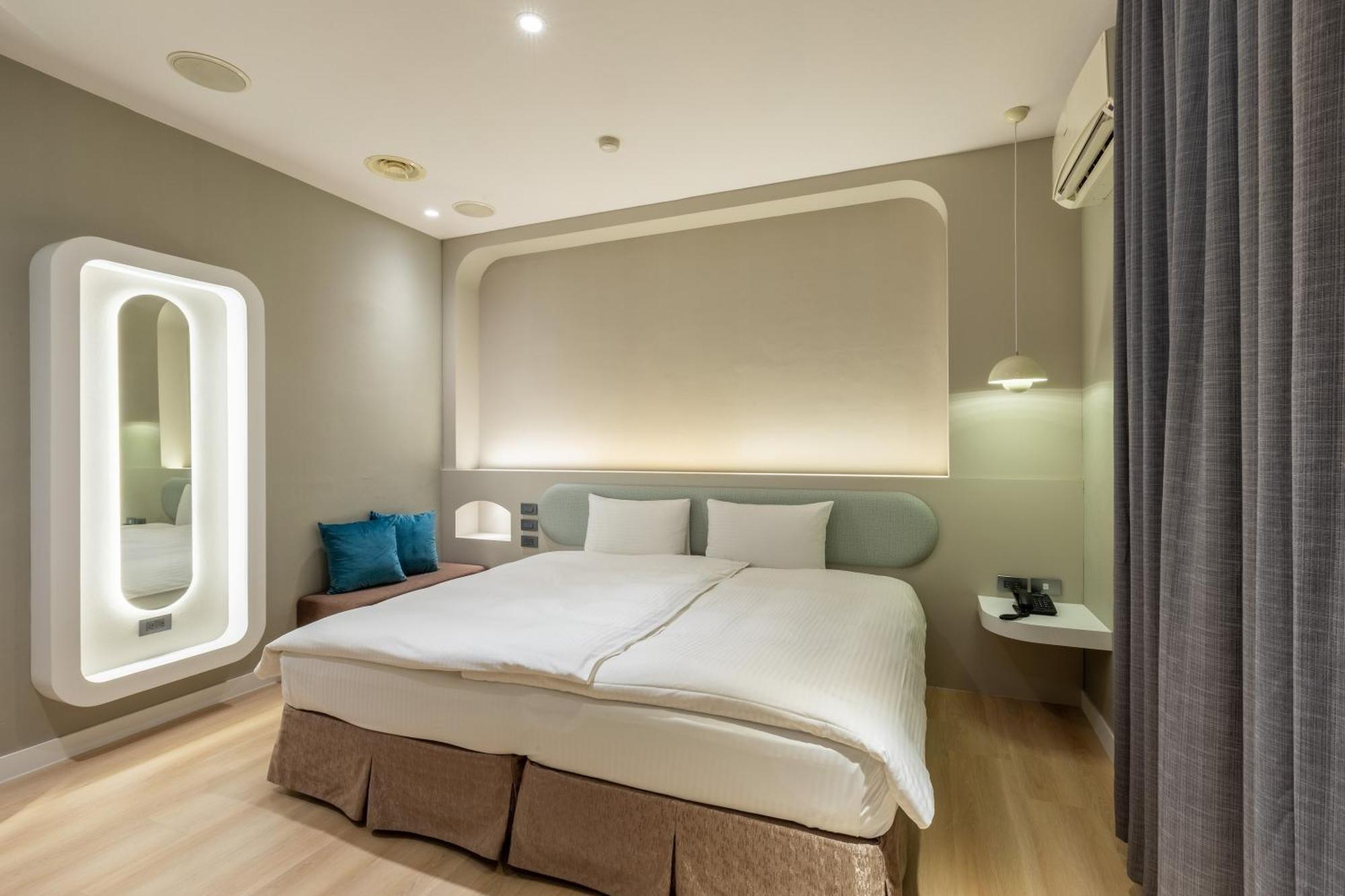 Yilan Fu Hsiang Hotel Bagian luar foto
