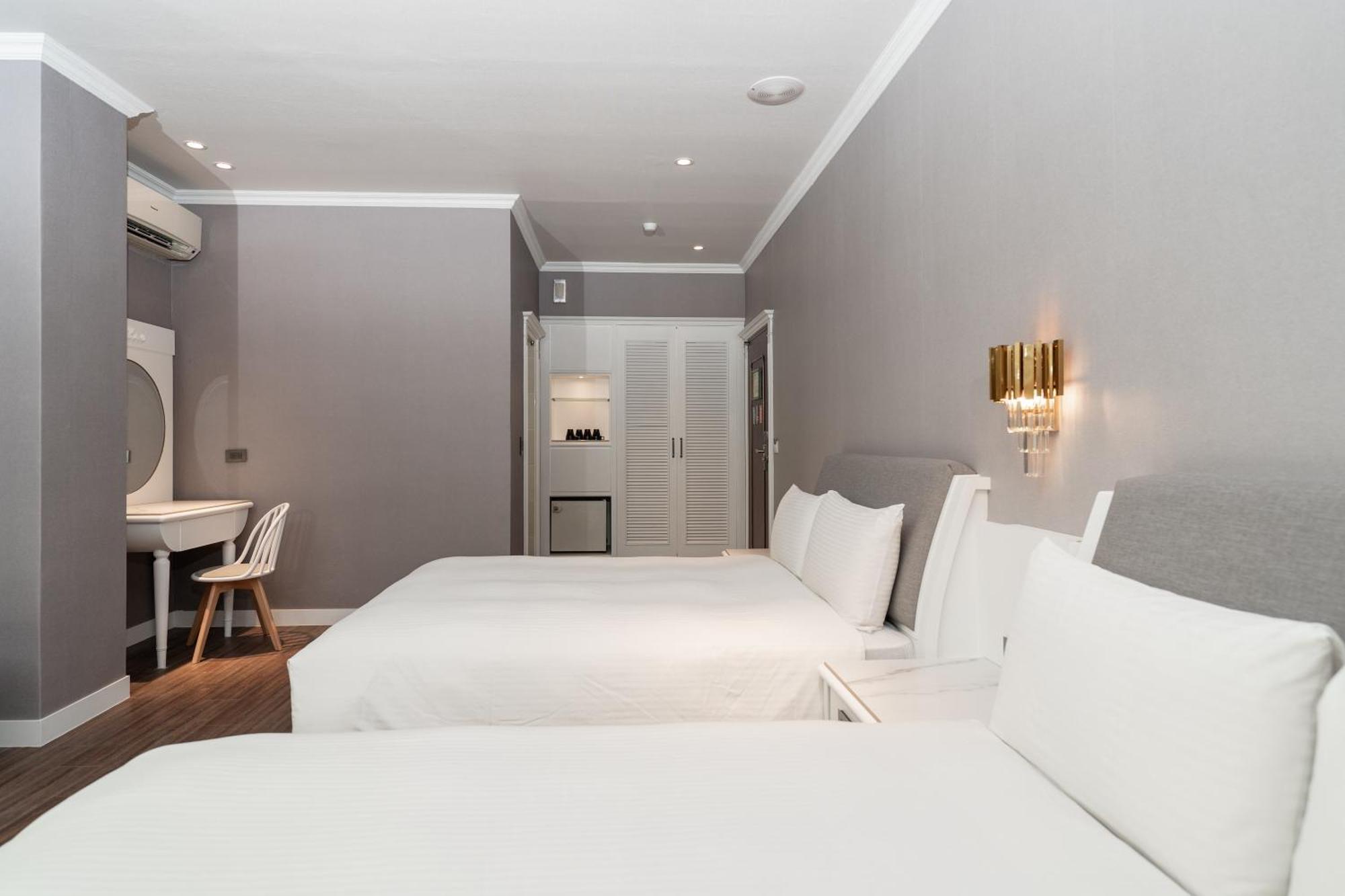 Yilan Fu Hsiang Hotel Bagian luar foto