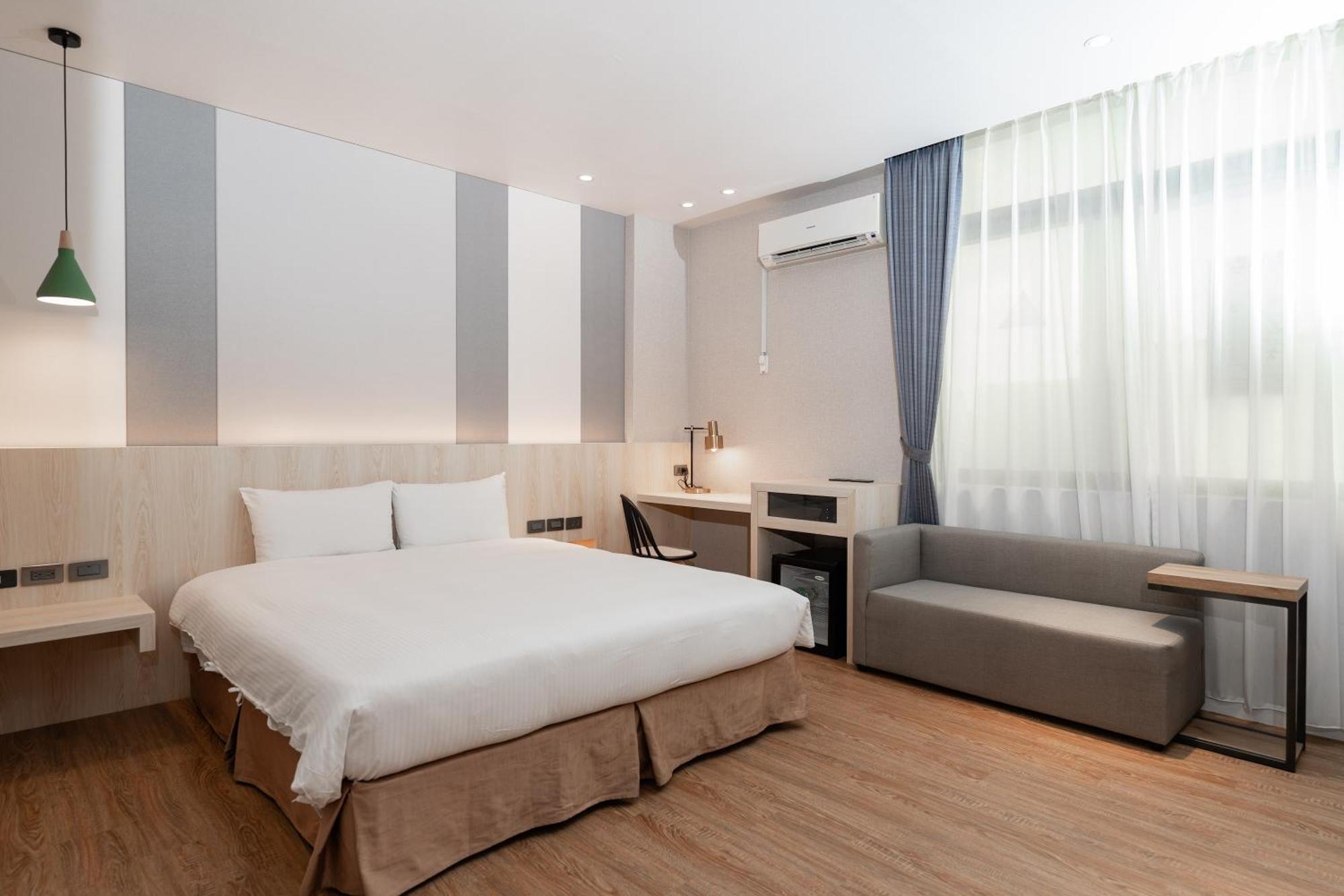 Yilan Fu Hsiang Hotel Bagian luar foto